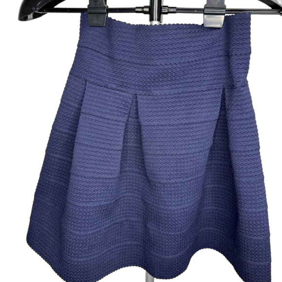 FREE WITH PURCHASE! 
H&M Women's Skirt, Size S, Navy - Picture 1 of 5